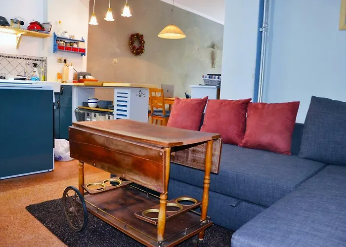 Mia\'S Cozy Flat In Ermou, 3 Min From \